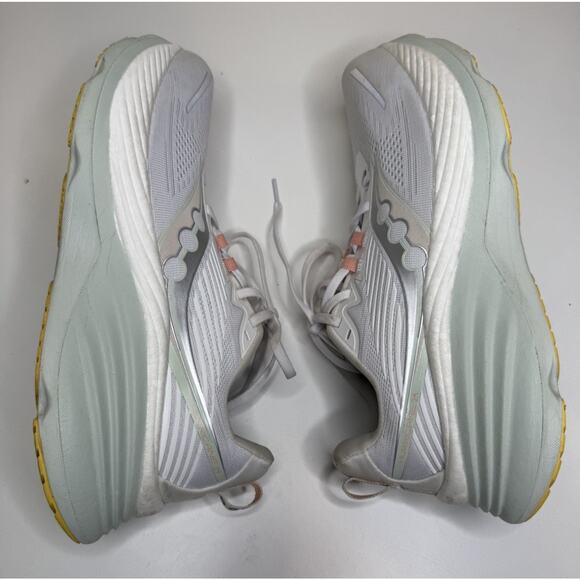 Saucony Hurricane 24 Running Shoe Womens 11 White Mesh FormFit Gym Low Lace Up - Picture 6 of 9